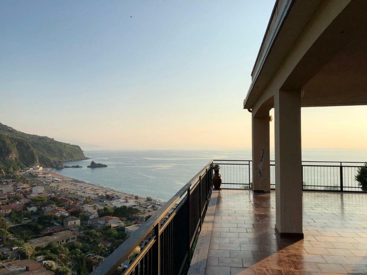 Appartamento La Terrazza sul Mare Palmi Esterno foto