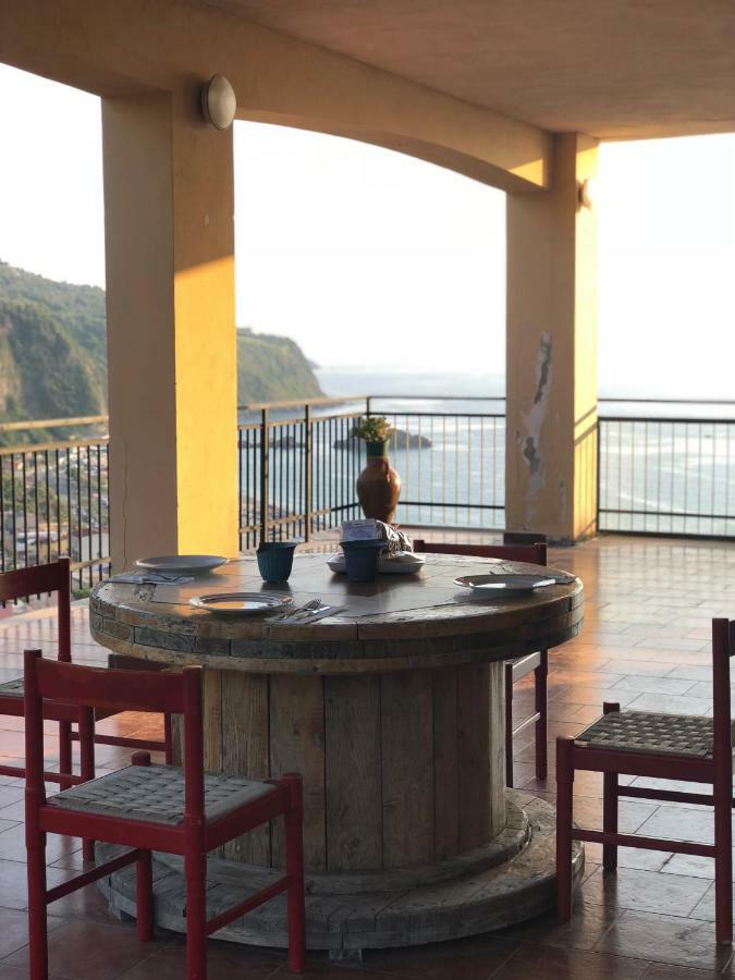 Appartamento La Terrazza sul Mare Palmi Esterno foto